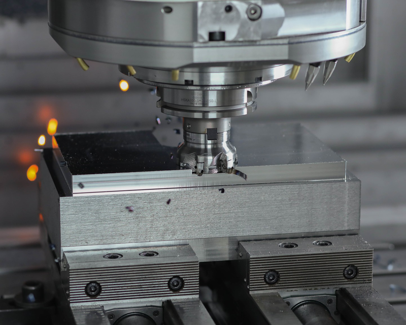 Solidfräs, utbytbart fräshuvud och vändskärsfräs för modern CNC-fräsning.